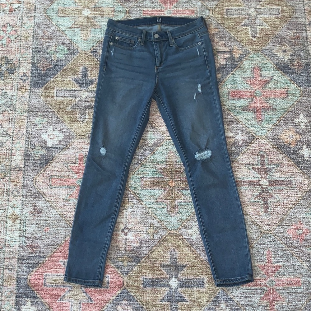 ⭐️Gap True Skinny Jeans - Size 27 - Like New ⭐️